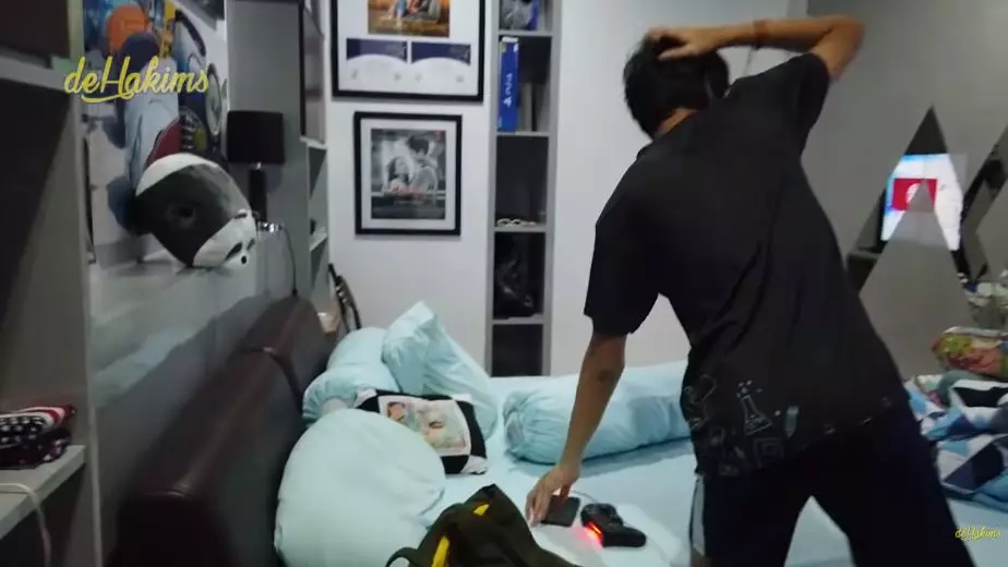 10 potret kamar Iis © YouTube 10 potret kamar Iis © YouTube