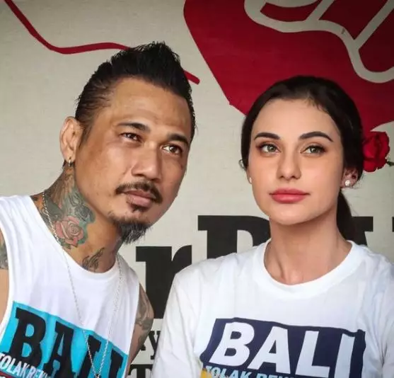 seleb ini dulunya pernah jadi jurnalis © berbagai sumber seleb ini dulunya pernah jadi jurnalis © berbagai sumber