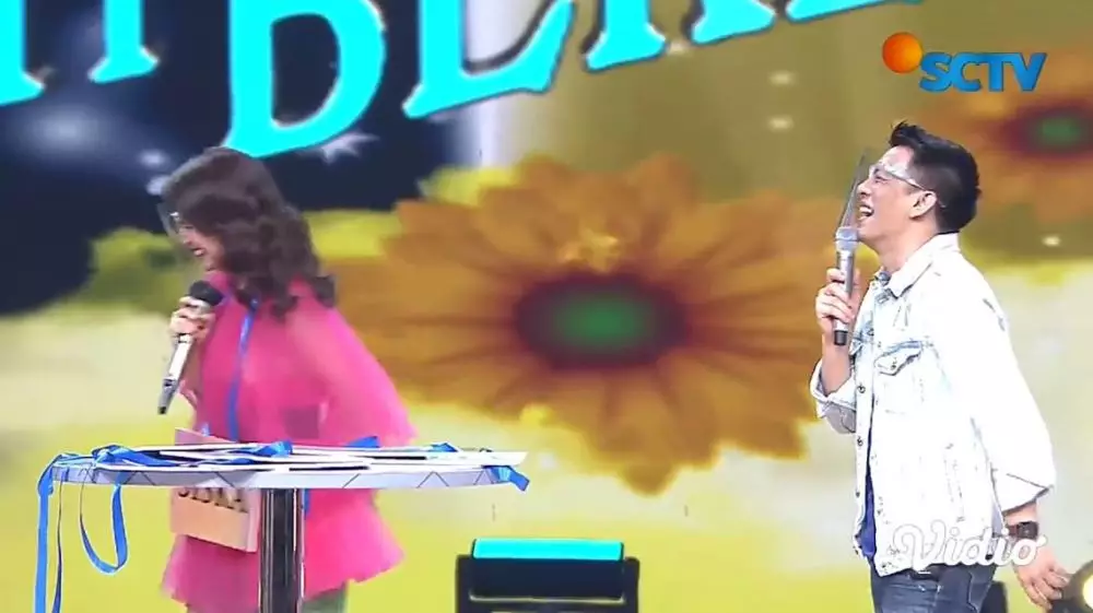 Michelle Ziudith bertemu Ariel Noah © 2021 brilio.net Michelle Ziudith bertemu Ariel Noah © 2021 brilio.net