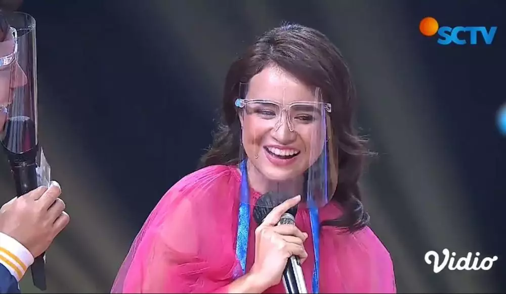 Michelle Ziudith bertemu Ariel Noah © 2021 brilio.net Michelle Ziudith bertemu Ariel Noah © 2021 brilio.net