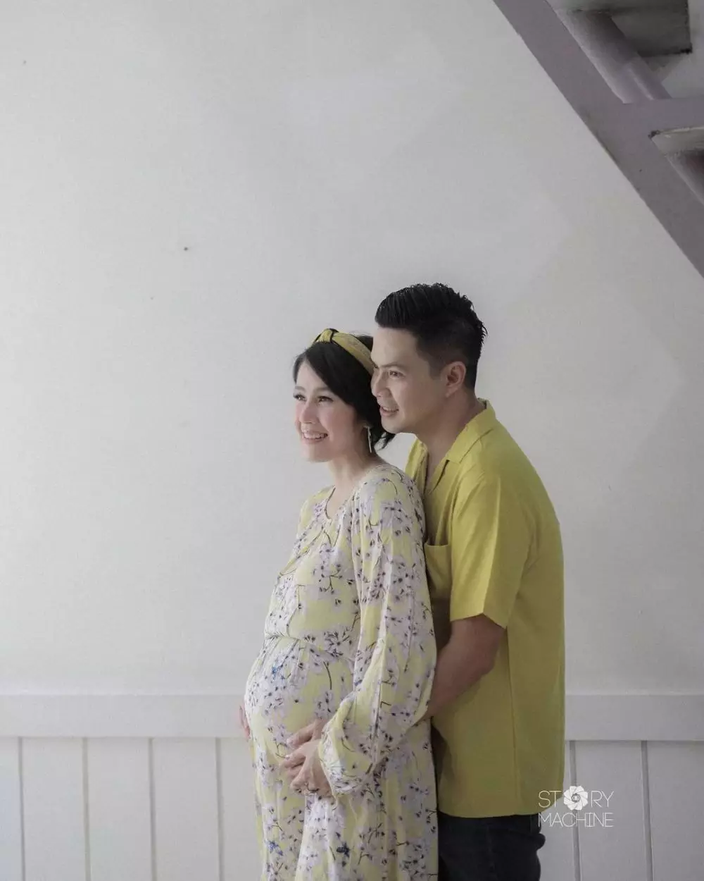 maternity shoot Ardina Rasti © berbagai sumber