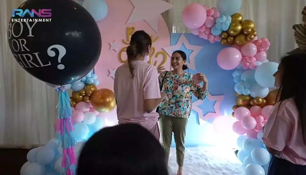 Nagita umumkan jenis kelamin anak kedua © 2021 brilio.net YouTube Nagita umumkan jenis kelamin anak kedua © 2021 brilio.net YouTube