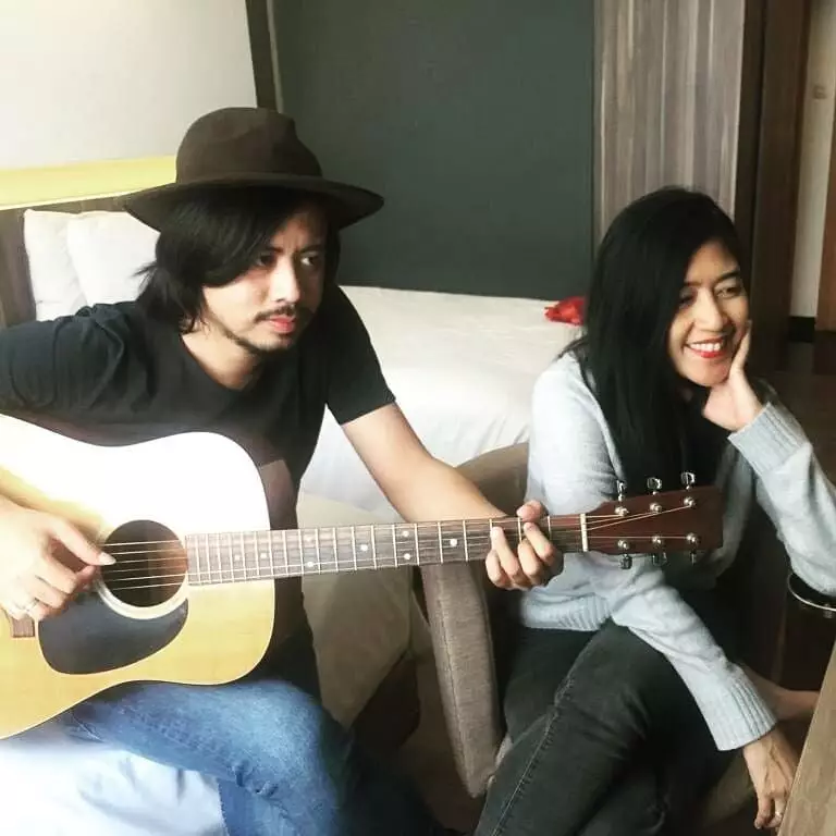 Pesona suami  vokalis band era 2000-an Instagram