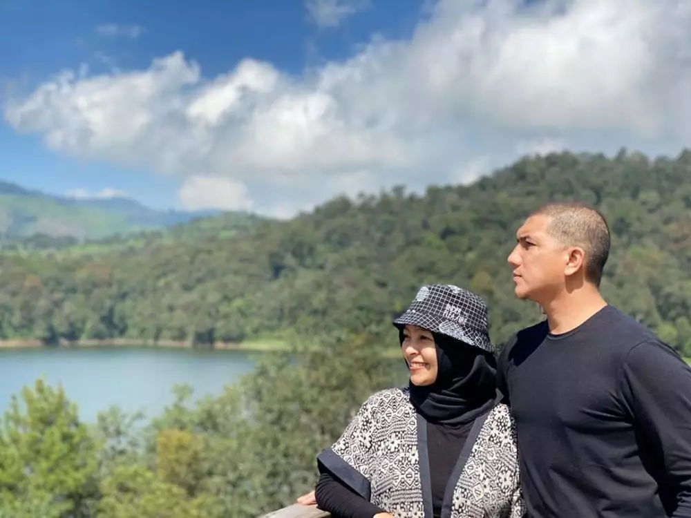 Pesona suami  vokalis band era 2000-an Instagram