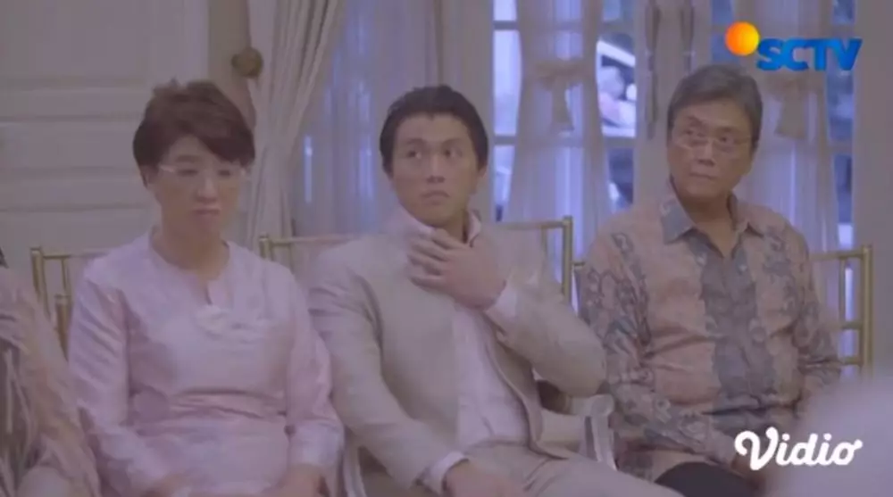 lamaran Syahrini dan Reino © 2021 brilio.net lamaran Syahrini dan Reino © 2021 brilio.net