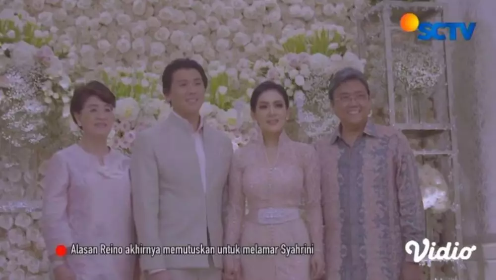 lamaran Syahrini dan Reino © 2021 brilio.net lamaran Syahrini dan Reino © 2021 brilio.net