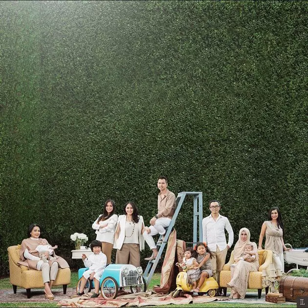 pemotretan keluarga besar seleb © 2021 brilio.net