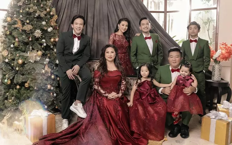 pemotretan keluarga besar seleb © 2021 brilio.net