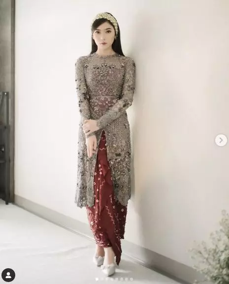 Potret penyanyi pop wanita saat pakai kebaya © berbagai sumber