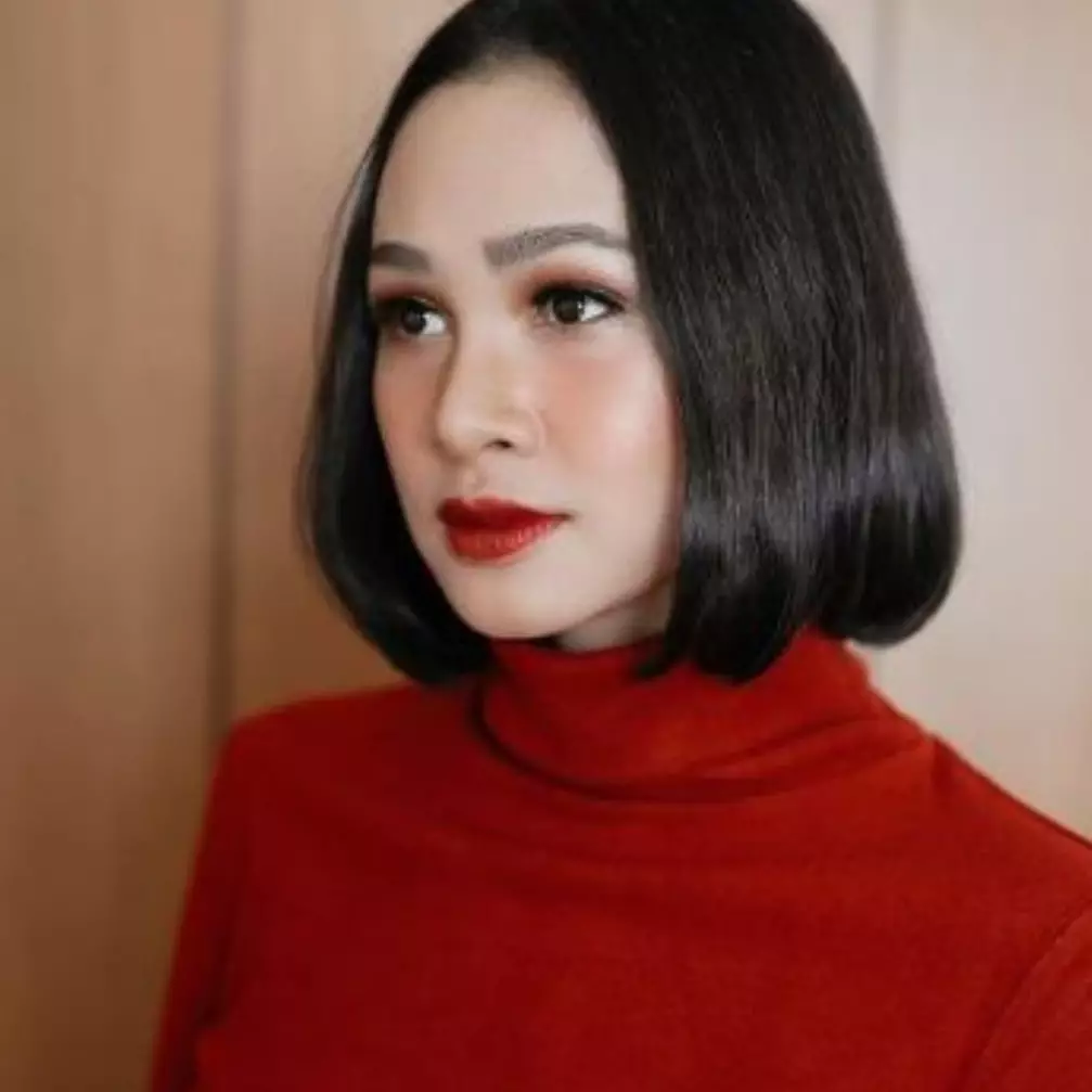 12 Potret penyanyi pop wanita saat pakai kebaya, anggun memesona