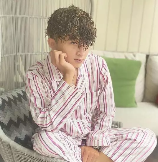 Transformasi gaya rambut Sensen © Instagram/@sesen_new Transformasi gaya rambut Sensen © Instagram/@sesen_new