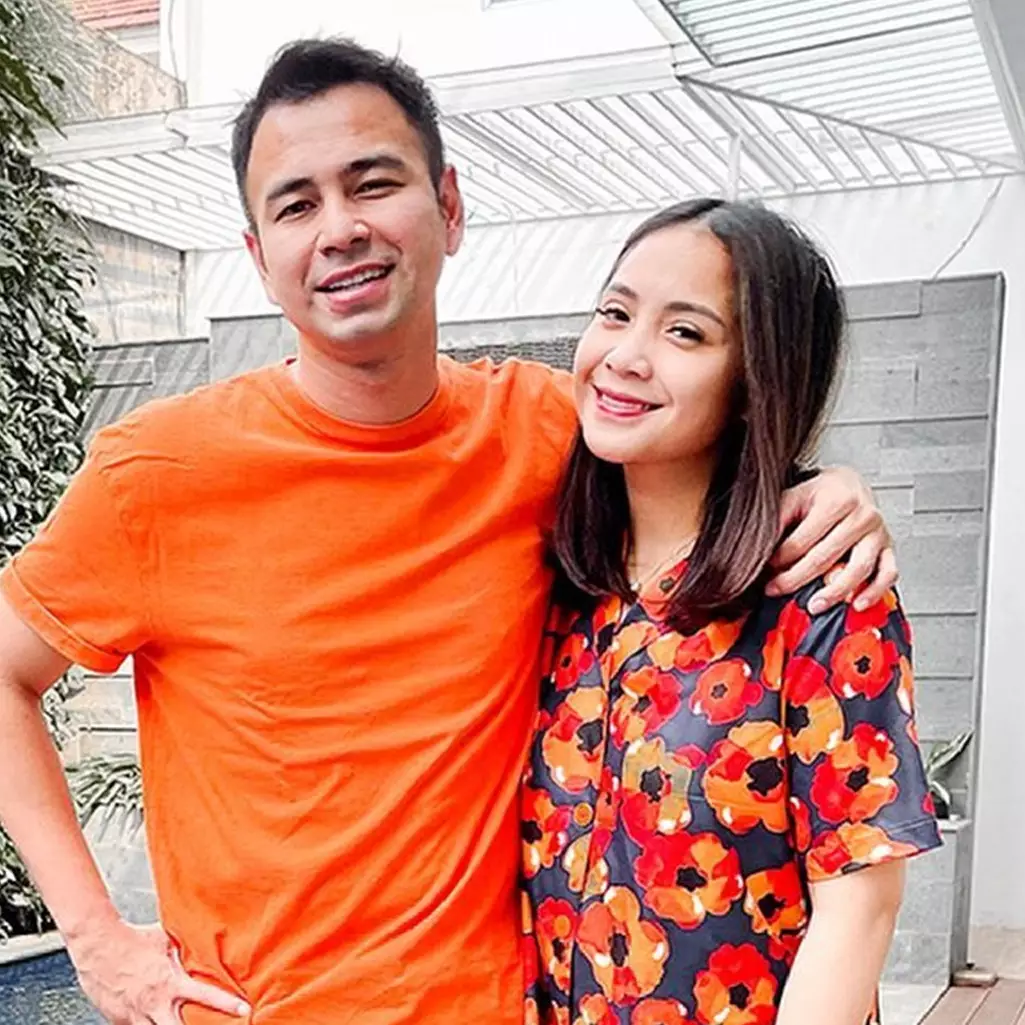 Nagita Slavina unggah foto USG, paras bayi bikin penasaran