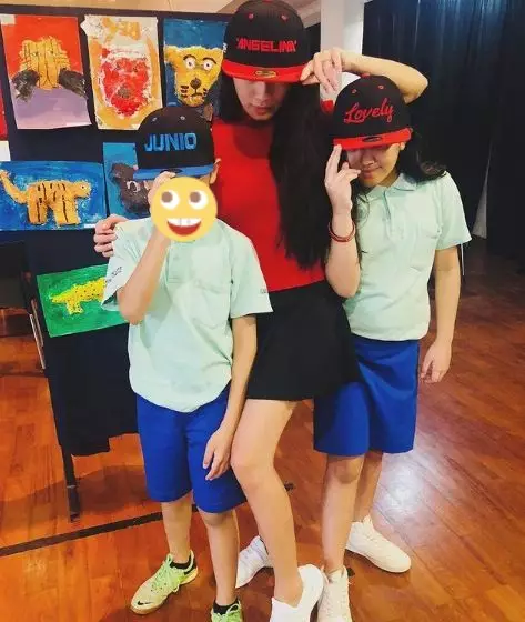 potret seleb cantik saat momong anak © berbagai sumber