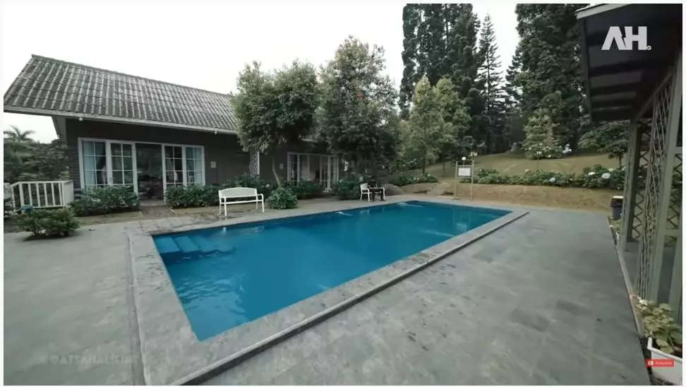 Aurel Atta liburan ke Puncak © YouTube