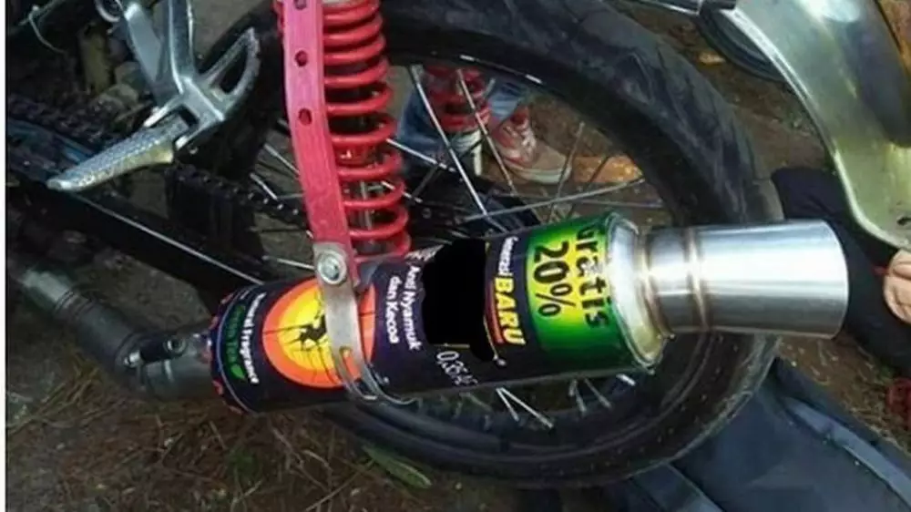 Potret nyeleneh penggunaan obat nyamuk © 2021 brilio.net Potret nyeleneh penggunaan obat nyamuk © 2021 brilio.net