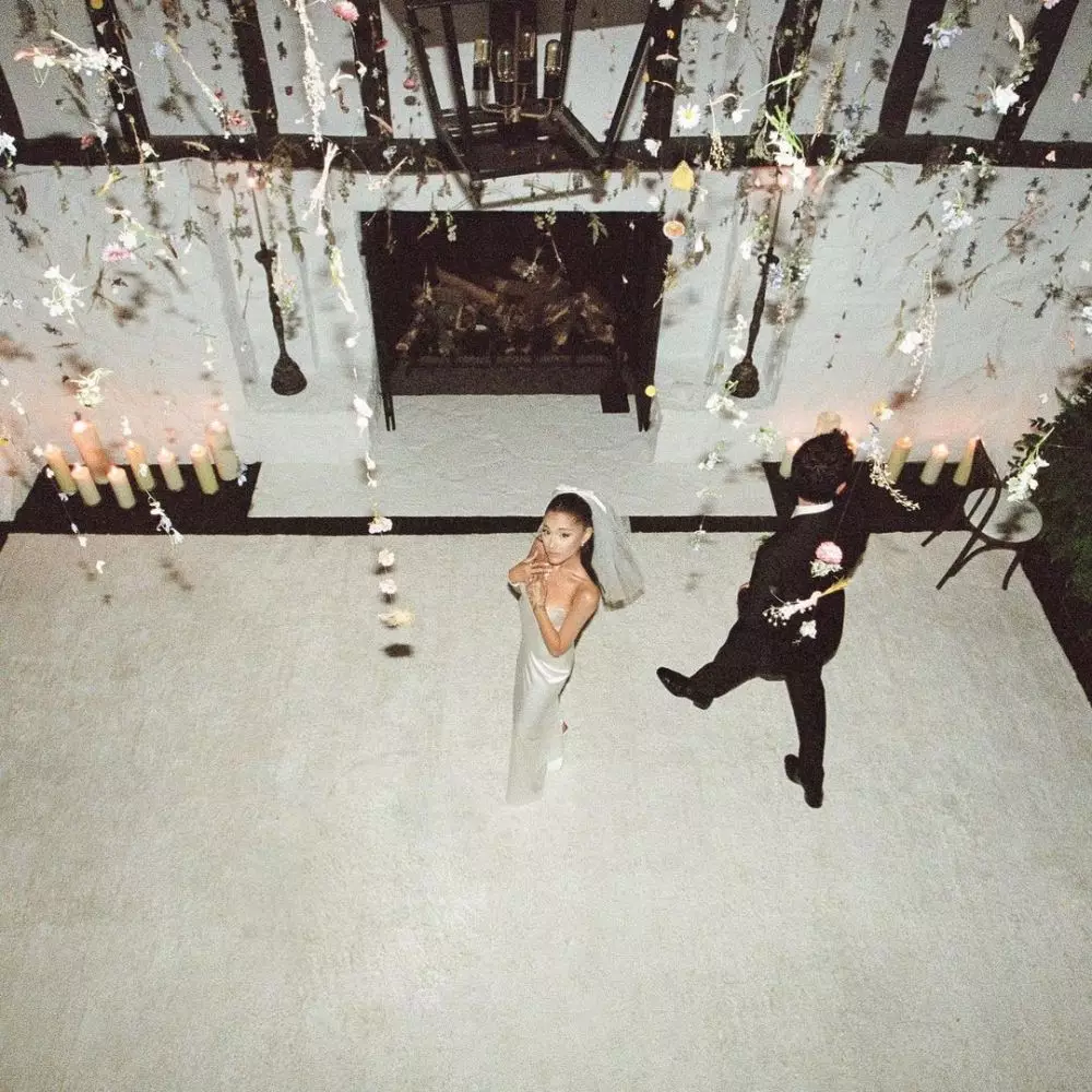 Potret pernikahan Ariana Grande Instagram Potret pernikahan Ariana Grande Instagram