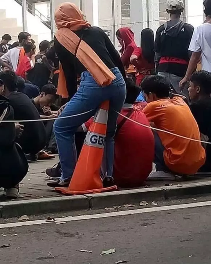 terjebak di momen awkward © 2021 berbagai sumber terjebak di momen awkward © 2021 berbagai sumber