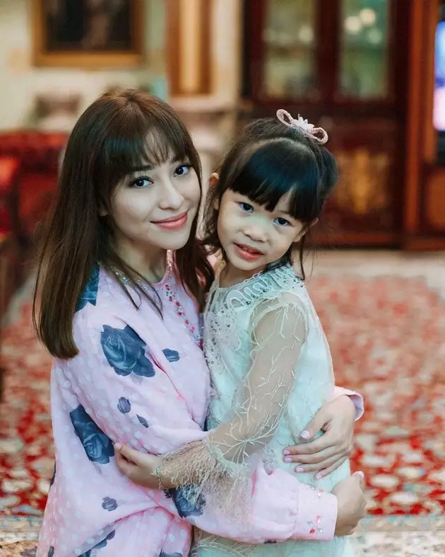 potret nikita willy dengan rambut poni Berbagai sumber potret nikita willy dengan rambut poni Berbagai sumber