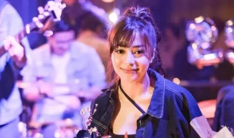 potret nikita willy dengan rambut poni Berbagai sumber potret nikita willy dengan rambut poni Berbagai sumber