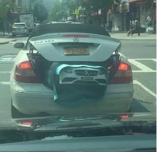 cara nyeleneh bawa barang © 2021 berbagai sumber