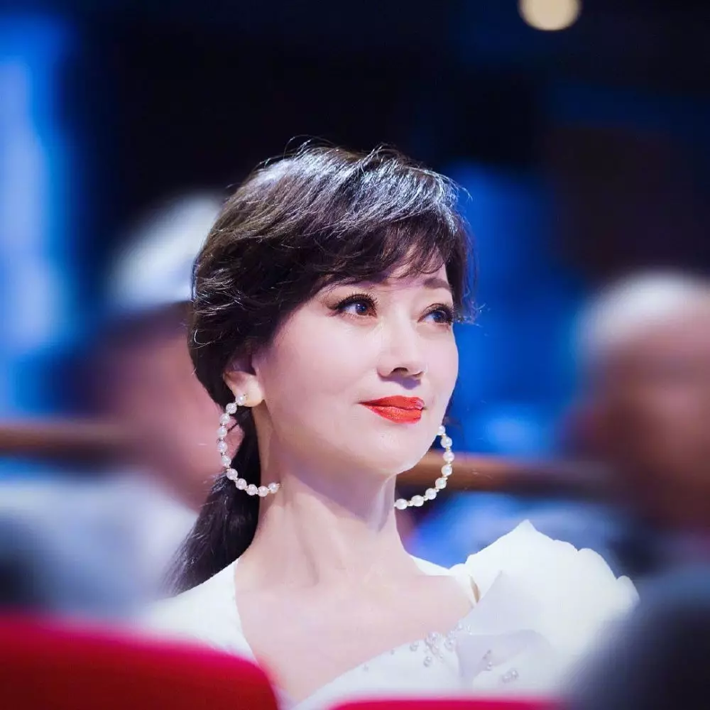 potret terbaru bai su zhen © 2021 Instagram