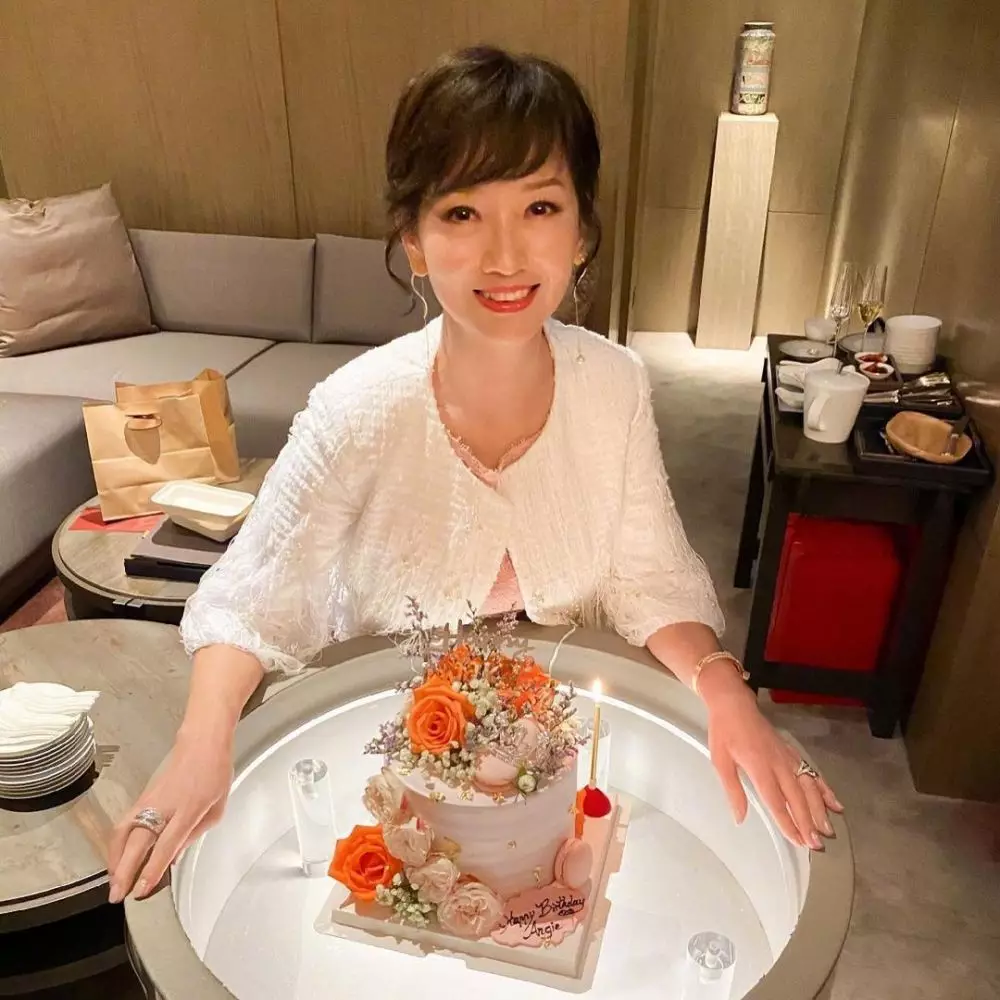 potret terbaru bai su zhen © 2021 Instagram