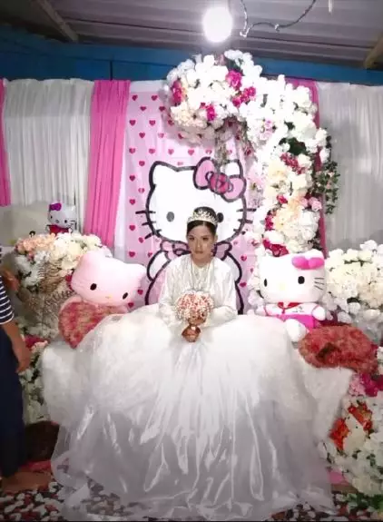menikah Hello Kitty © Instagram
