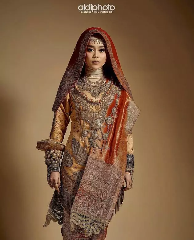 detail makeup Lesty kejora Berbagai sumber