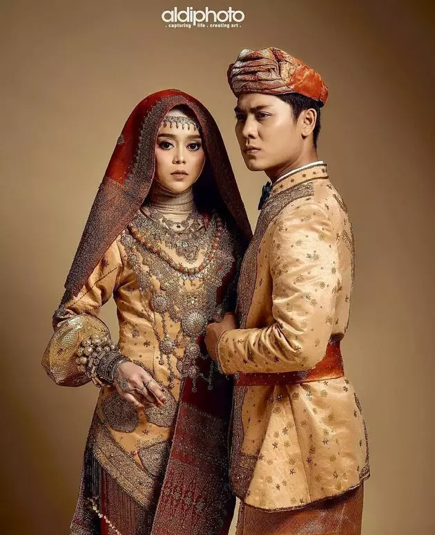 detail makeup Lesty kejora Berbagai sumber