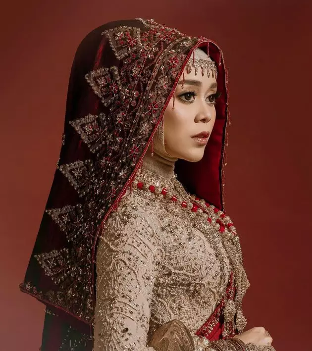 detail makeup Lesty kejora Berbagai sumber