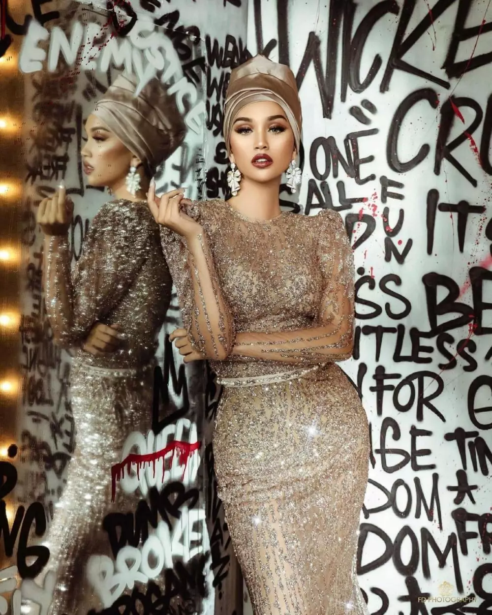 Gaya pemotretan 9 seleb ala Disney's Cruella dari berbagai sumber Gaya pemotretan 9 seleb ala Disney's Cruella dari berbagai sumber