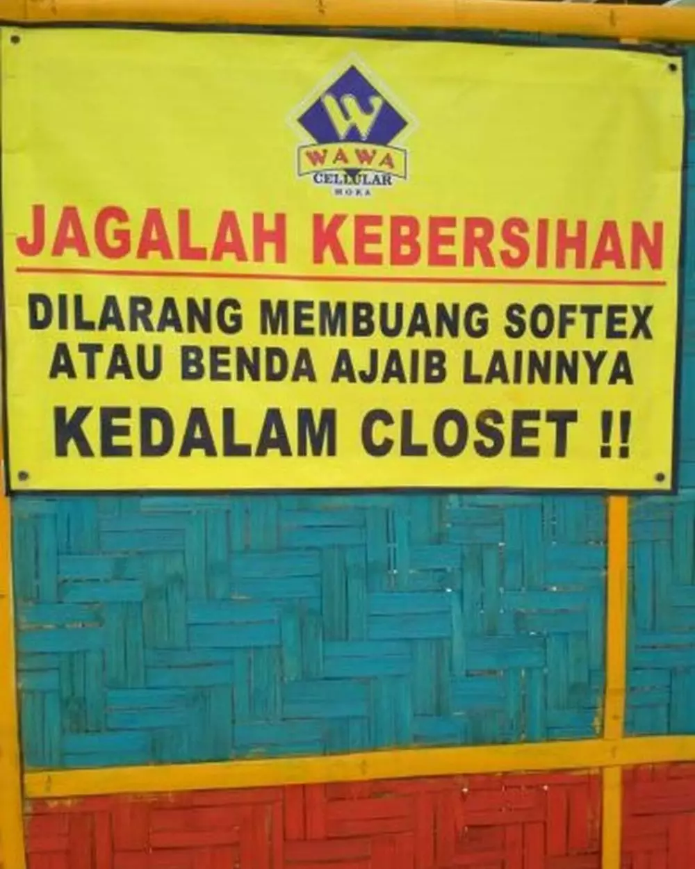 Spanduk dan papan WC umum © berbagai sumber