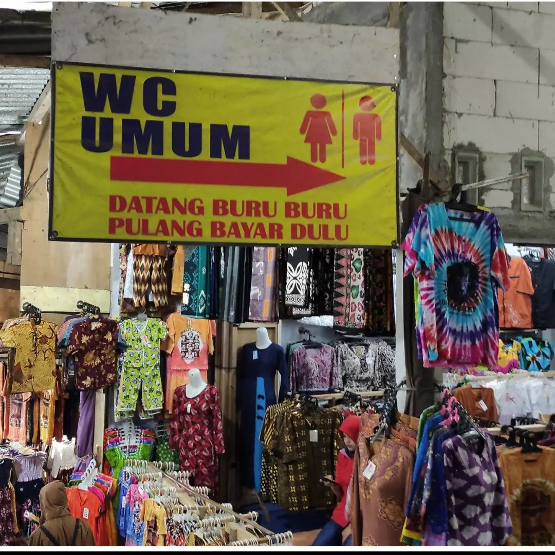 20 Pengumuman lucu WC umum ini bikin senyum pas masuk toilet