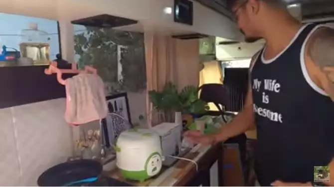 mobil jadi rumah berjalan YouTube