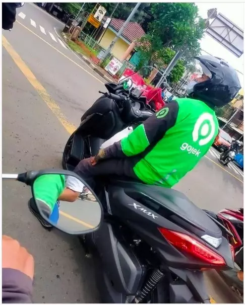 Kelakuan penumpang dan driver ojol © Instagram