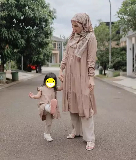 selebgram saat momong anak © berbagai sumber