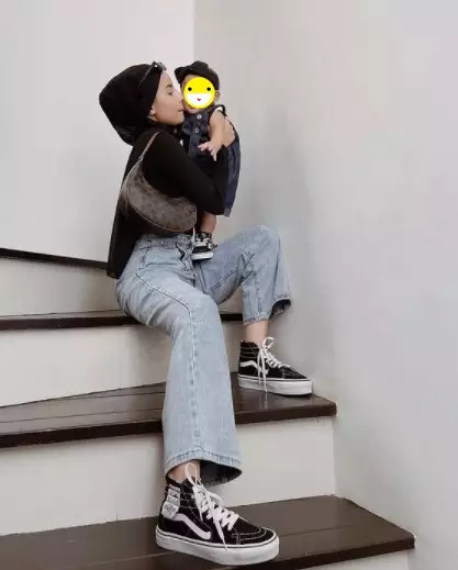 selebgram saat momong anak © berbagai sumber