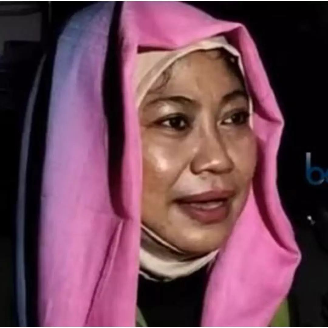 Usia 50-an tahun, ibunda Celine Evangelista hamil bayi kembar