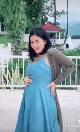 Gaya pesinetron cantik Tanah Air © berbagai sumber