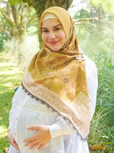 Gaya pesinetron cantik Tanah Air © berbagai sumber