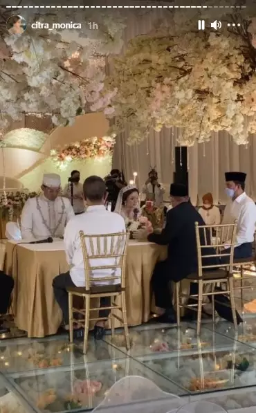 Momen pernikahan Ifan Seventeen dan Citra Monica dari berbagai sumber Momen pernikahan Ifan Seventeen dan Citra Monica dari berbagai sumber