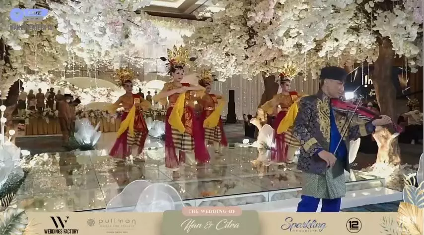 momen resepsi ifan seventeen dan citra monica © YouTube