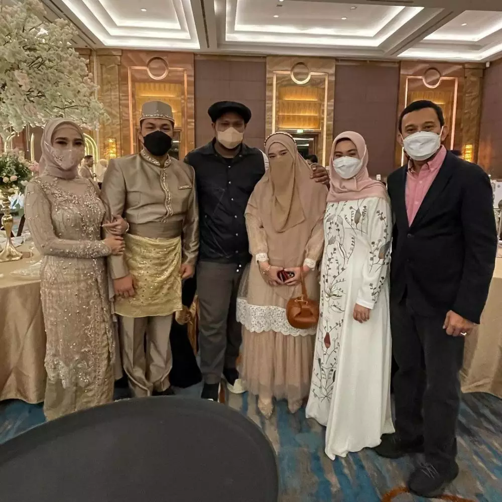gaya seleb hadiri resepsi ifan dan citra monica © instagram