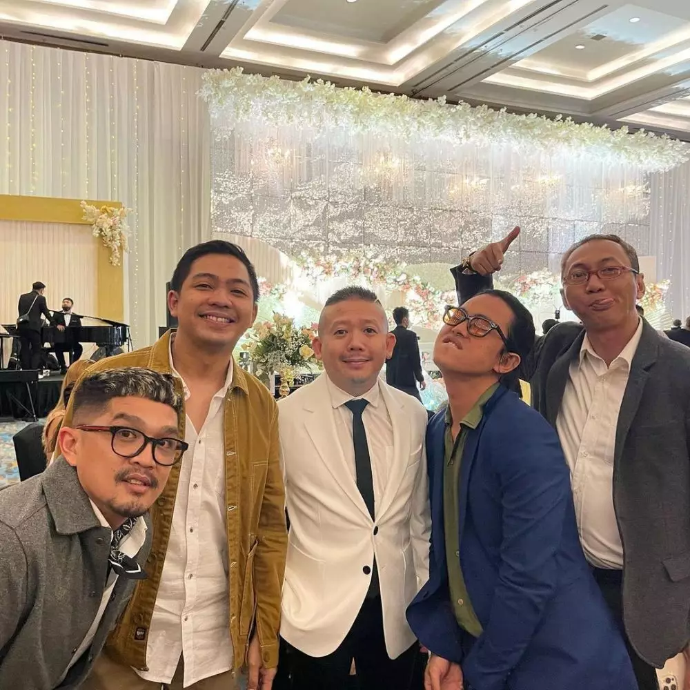 gaya seleb hadiri resepsi ifan dan citra monica © instagram