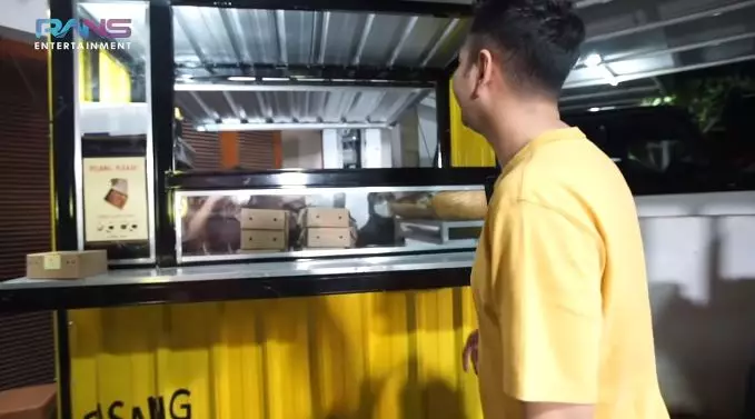 Nagita Raffi borong angkringan © 2021 brilio.net