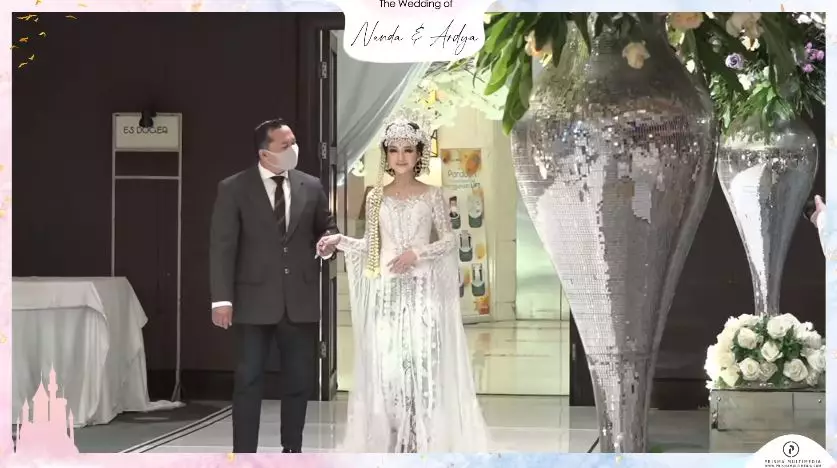 momen pernikahan selebram nanda jadi sorotan © YouTube momen pernikahan selebram nanda jadi sorotan © YouTube