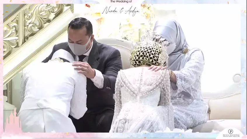 momen pernikahan selebram nanda jadi sorotan © YouTube momen pernikahan selebram nanda jadi sorotan © YouTube