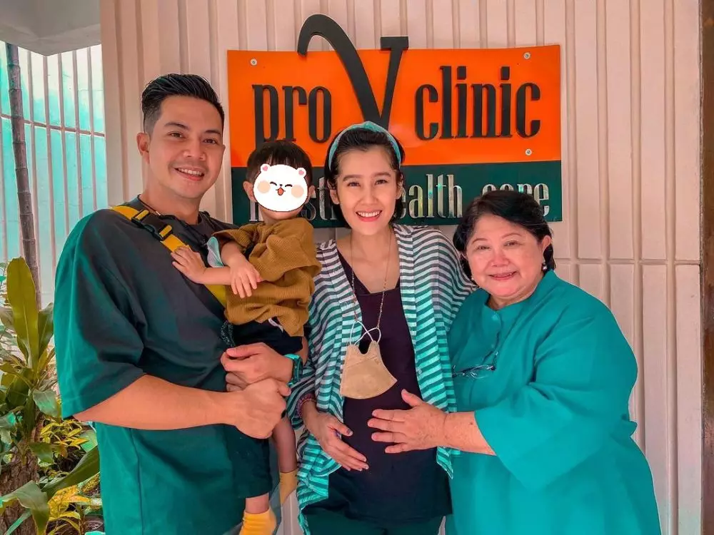 outfit Ardina Rasti saat hamil © 2021 brilio.net outfit Ardina Rasti saat hamil © 2021 brilio.net