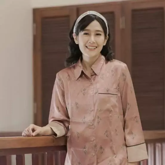 8 Gaya outfit Ardina Rasti saat hamil, stylish abis