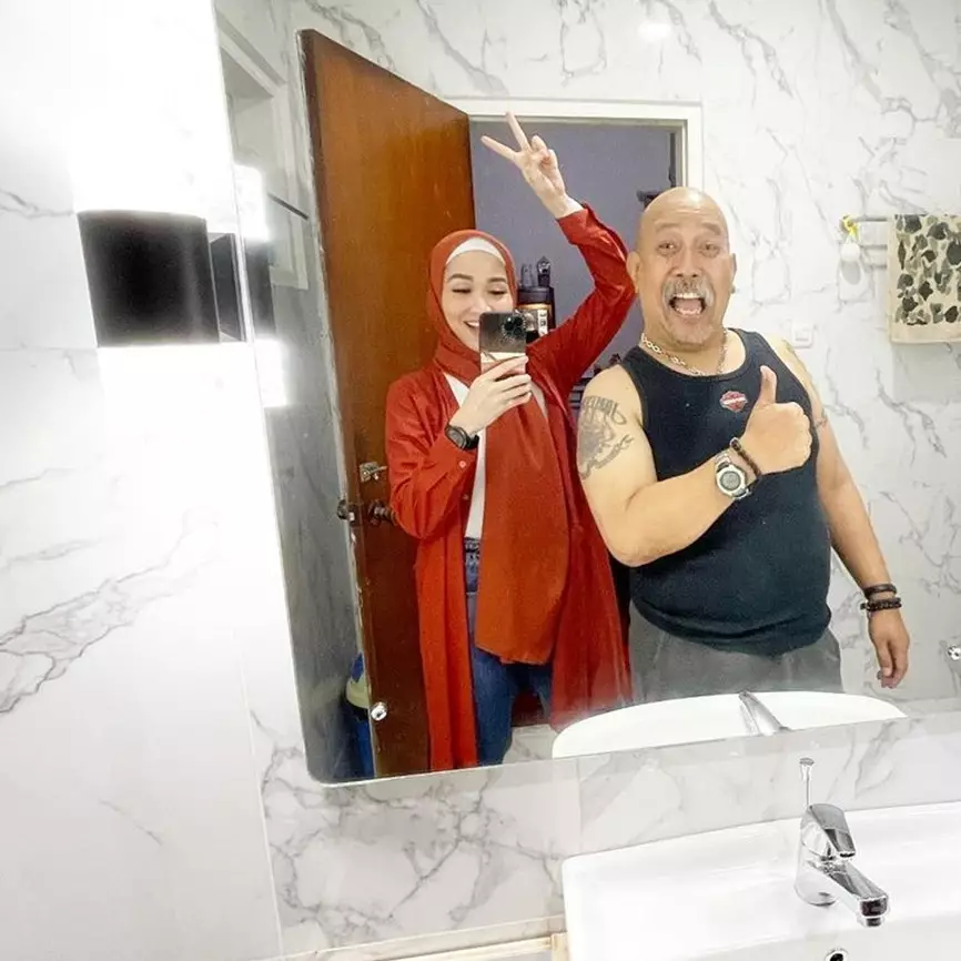 10 Penampakan rumah Indro Warkop, koleksi motornya curi perhatian